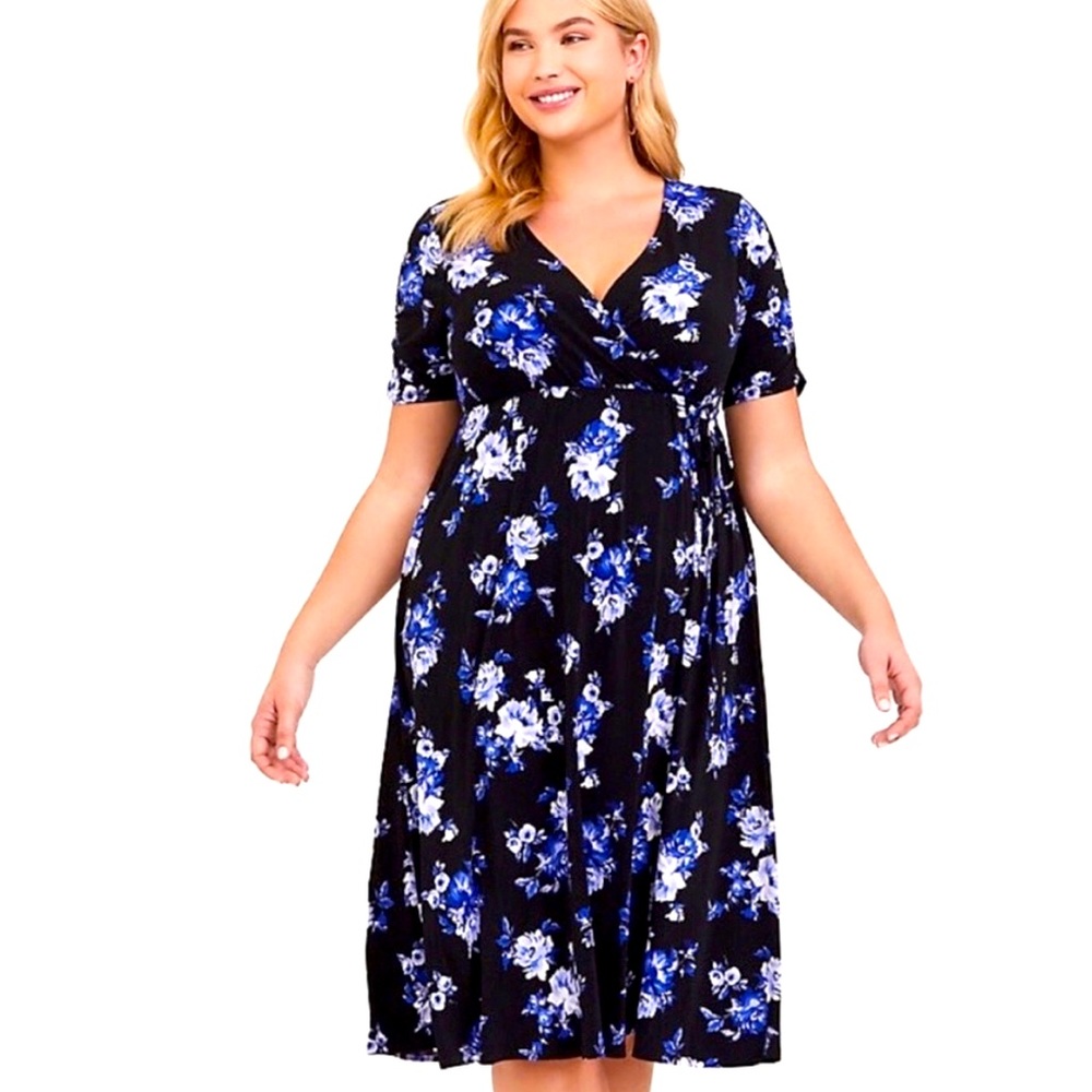 Torrid Studio Wrap Dress👗
